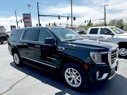 Used 2023 GMC Yukon XL SLT w/ SLT Premium Package AWD/4WD image 6