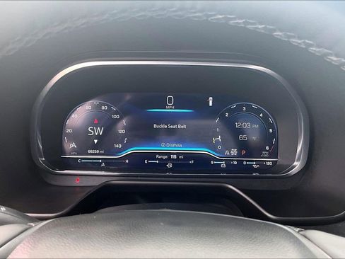 Used 2024 Chevrolet Suburban Premier image 13