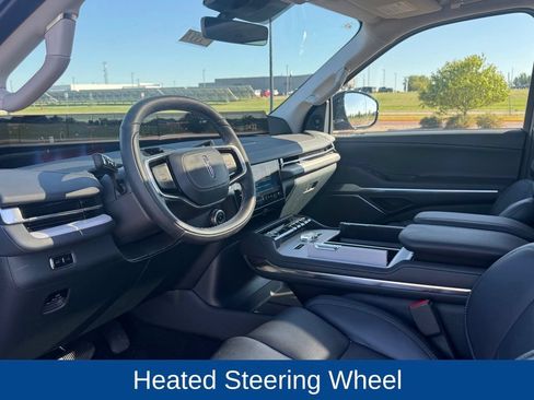 Used 2026 Lincoln Navigator L Reserve AWD/4WD image 9