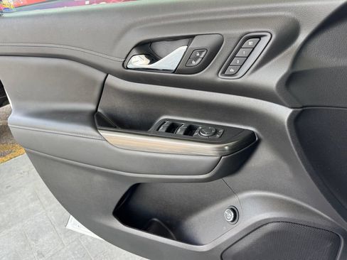 Used 2023 GMC Acadia SLT w/ Elevation Edition FWD image 38