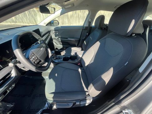 Used 2025 Kia K4 FWD image 28