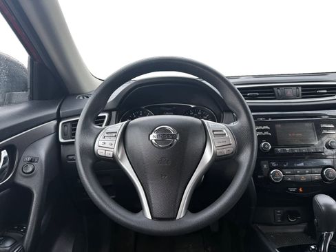 Used 2015 Nissan Rogue SV image 12