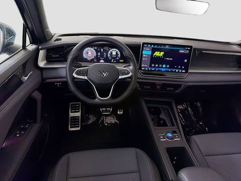 New 2026 Volkswagen Tiguan SE R-Line FWD image 23