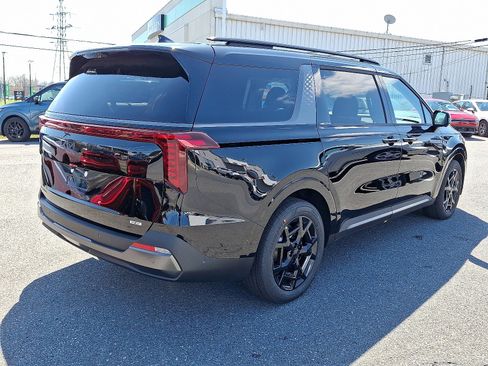 New 2025 Kia Carnival SX Prestige image 3