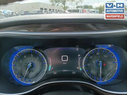 Used 2021 Chrysler Pacifica Limited w/ Premium & Safety Sphere Group AWD/4WD image 11
