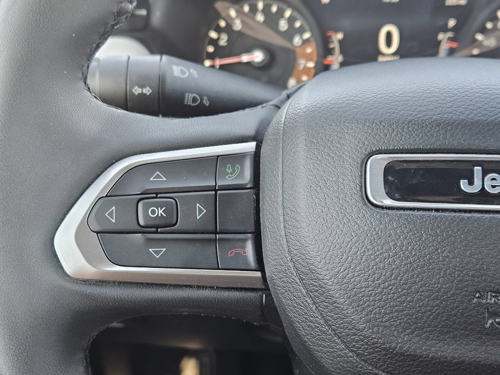 Used 2023 Jeep Compass Limited w/ Sun and Sound Group AWD/4WD image 28
