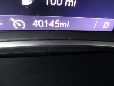 Used 2020 Chevrolet Traverse LT image 27