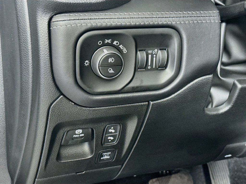 Used 2026 RAM 1500 Limited AWD/4WD image 10