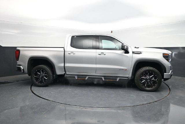 Used 2022 GMC Sierra 1500 AT4 w/ AT4 Preferred Package AWD/4WD image 4