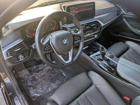 Used 2023 BMW 530i xDrive w/ Convenience Package image 11