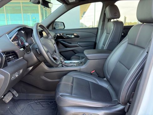Used 2023 Chevrolet Traverse RS w/ LPO, Floor Liner Package image 16