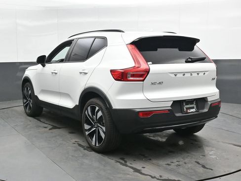 Used 2023 Volvo XC40 B5 Ultimate w/ Protection Package Premier AWD/4WD image 8