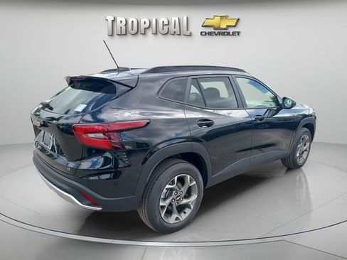 New 2026 Chevrolet Trax LT w/ Driver Confidence Package image 5