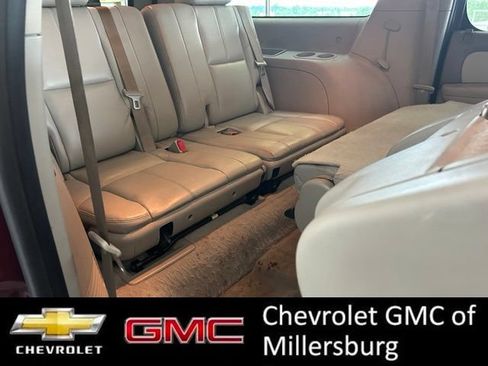 Used 2008 GMC Yukon XL SLT w/ SLT Preferred Equipment Group AWD/4WD image 31