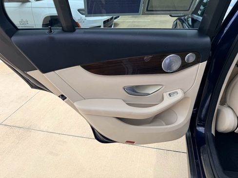 Used 2016 Mercedes-Benz GLC 300 image 25