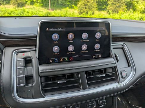 Used 2021 Chevrolet Tahoe Z71 w/ Z71 Off-Road Package AWD/4WD image 28