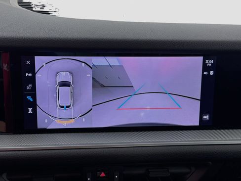 Certified 2025 Porsche Cayenne AWD/4WD image 19