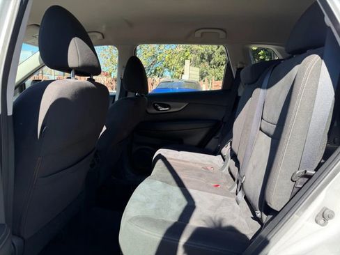 Used 2016 Nissan Rogue S image 12