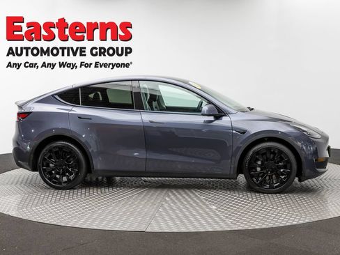 Used 2022 Tesla Model Y Long Range AWD/4WD image 4