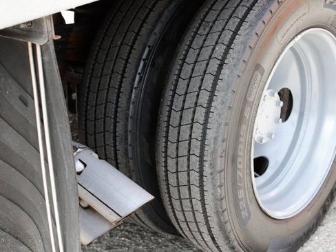 Used 2011 Ford F550 2WD Crew Cab Super Duty w/ Payload Upgrade Pkg image 38