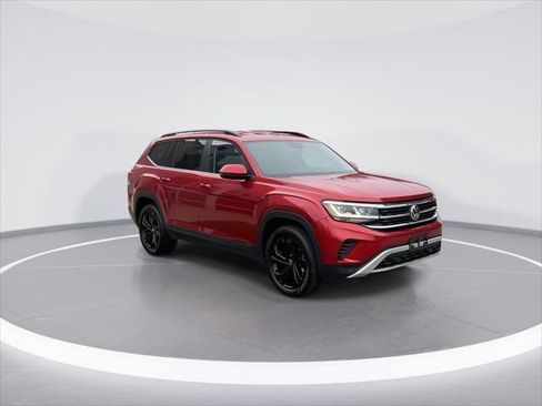 Certified 2022 Volkswagen Atlas SE w/ Black Wheel Package AWD/4WD image 2