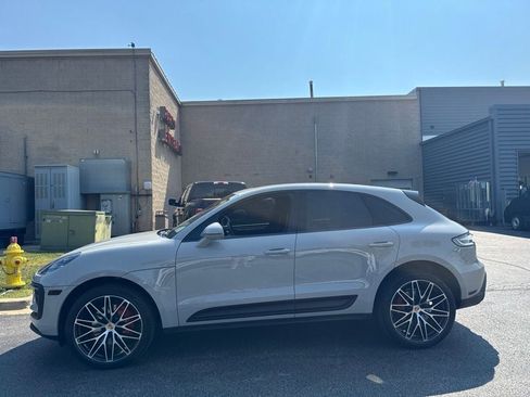 Used 2023 Porsche Macan S AWD/4WD image 3