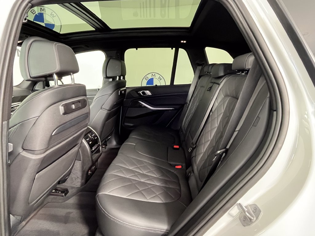 Certified 2025 BMW X5 M60i AWD/4WD image 21