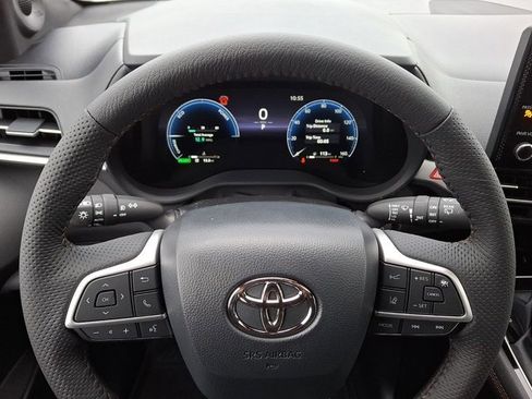 New 2026 Toyota Sienna Limited image 17