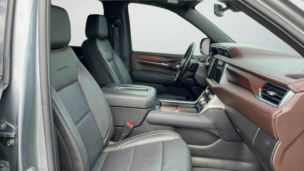 Used 2022 GMC Yukon Denali RWD image 22