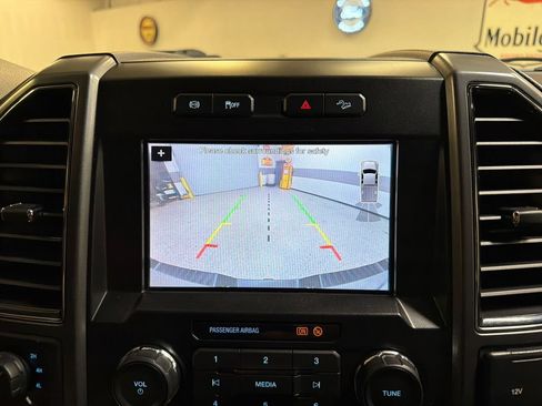 Used 2019 Ford F250 XLT w/ XLT Premium Package AWD/4WD image 23