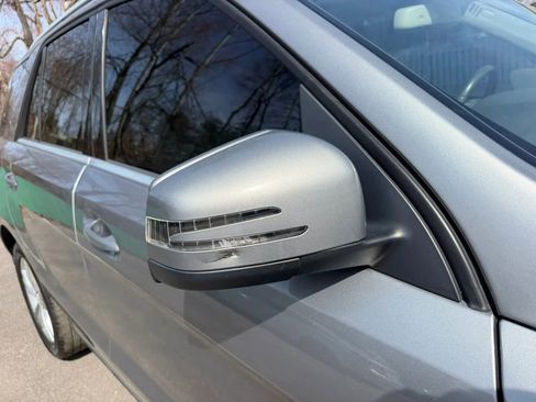 Used 2012 Mercedes-Benz ML 350 ML 350 4MATIC Sport Utility 4D image 8