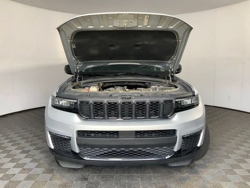 Used 2023 Jeep Grand Cherokee L Limited w/ Black Appearance Package AWD/4WD image 7