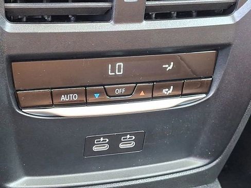 Used 2025 BMW 330i xDrive Sedan w/ Premium Package image 7