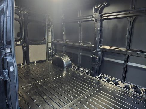 New 2026 RAM ProMaster 2500 w/ Quick Order Package 22G SLT image 31