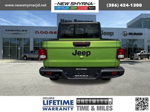 New 2025 Jeep Gladiator Sport image 4