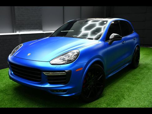 Used 2017 Porsche Cayenne GTS image 1