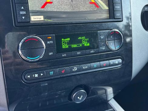 Used 2012 Ford Expedition Limited image 18