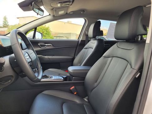 Certified 2026 Kia Sportage EX AWD/4WD image 13