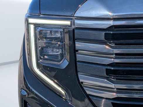 Used 2023 GMC Sierra 1500 AT4 w/ AT4 Premium Package image 8