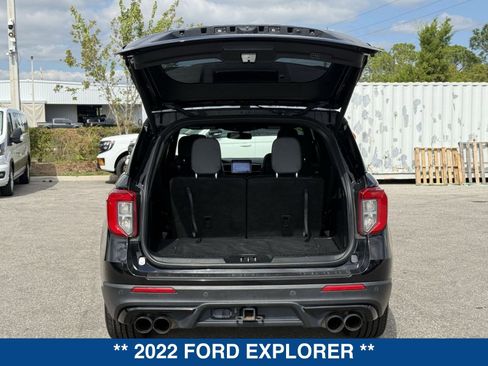 Used 2022 Ford Explorer ST w/ ST Street Pack image 13