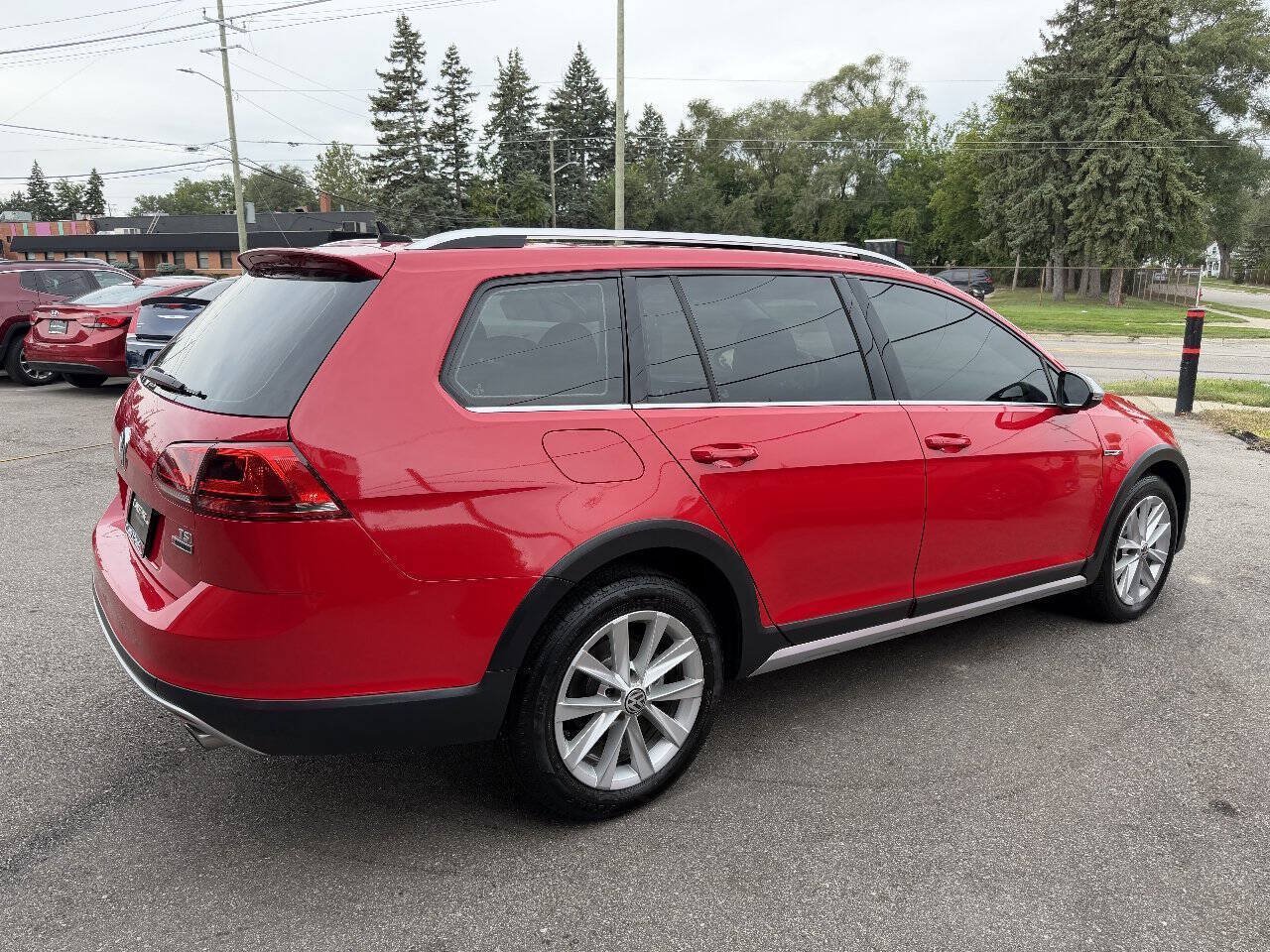 Used 2017 Volkswagen Golf Alltrack SEL AWD/4WD image 4