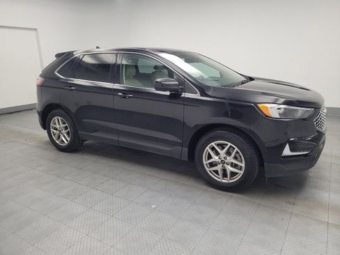 Used 2023 Ford Edge SEL image 11