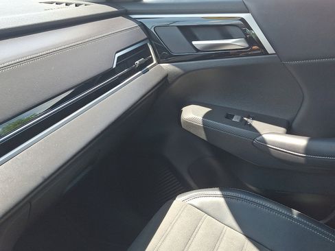 Used 2024 Mitsubishi Outlander SE AWD/4WD image 35