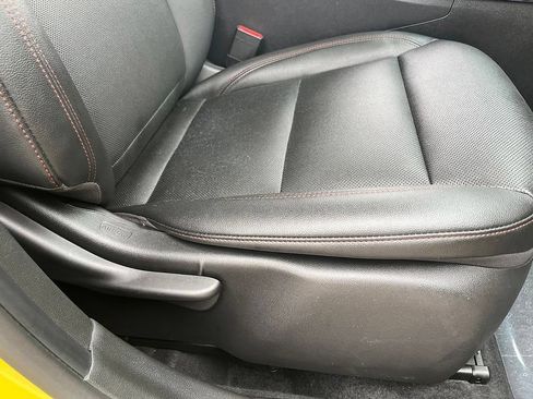 Certified 2024 Chevrolet Trax RS w/ Sunroof Package FWD image 46