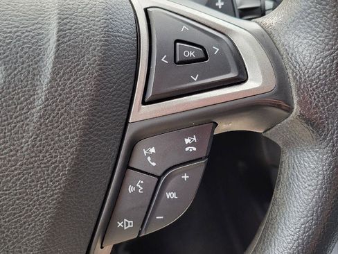 Used 2018 Ford Fusion SE w/ Fusion SE Technology Package image 15