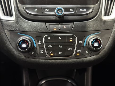 Used 2024 Chevrolet Malibu LT image 28