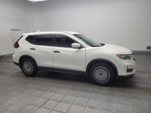 Used 2020 Nissan Rogue S FWD image 11