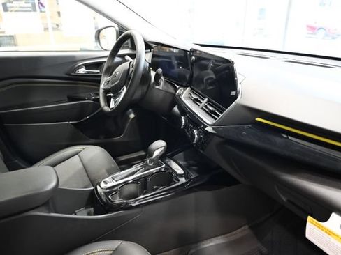 New 2026 Chevrolet Trax ACTIV w/ Sunroof Package FWD image 13