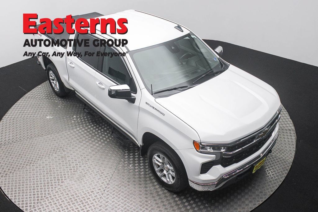 Used 2023 Chevrolet Silverado 1500 LT AWD/4WD image 5