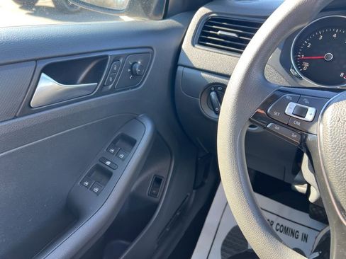 Used 2016 Volkswagen Jetta S image 19